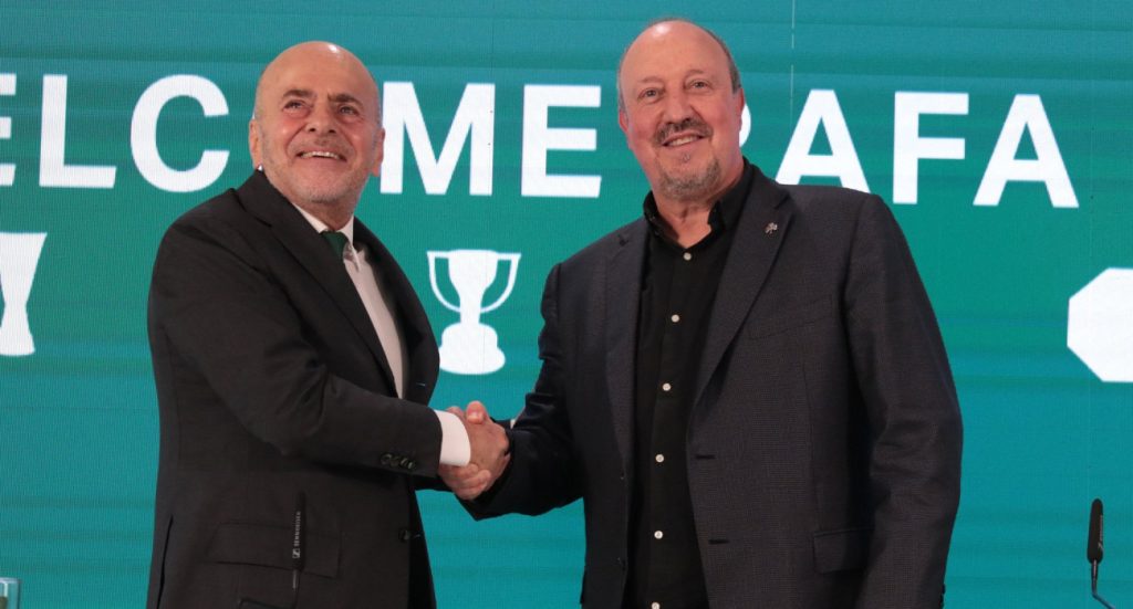 Ο Μπενίτεθ κάνει πλάκα στον Αλαφούζο