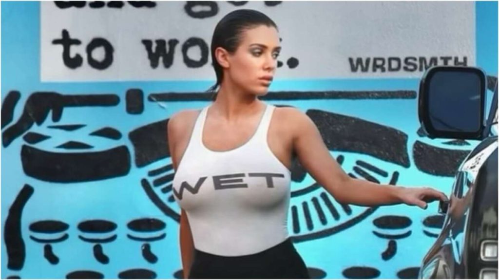 Μπιάνκα Σενσόρι: «Αναστατώνει» ξανά το Instagram με το μικροσκοπικό μαγιό της (pics)