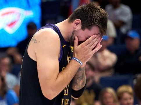 Τεράστιο πλήγμα στους Λέικερς με Ντόντσιτς: Χάνει το υπόλοιπο της regular season, αγωνία για τα playoffs