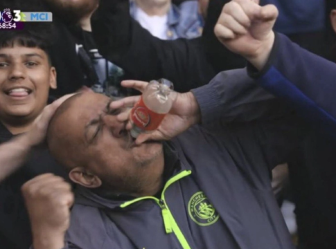 Άρσεναλ: Οπαδός της Μάντσεστερ Σίτι την τρόλαρε πίνοντας από… μπουκάλι! (vid+pics)