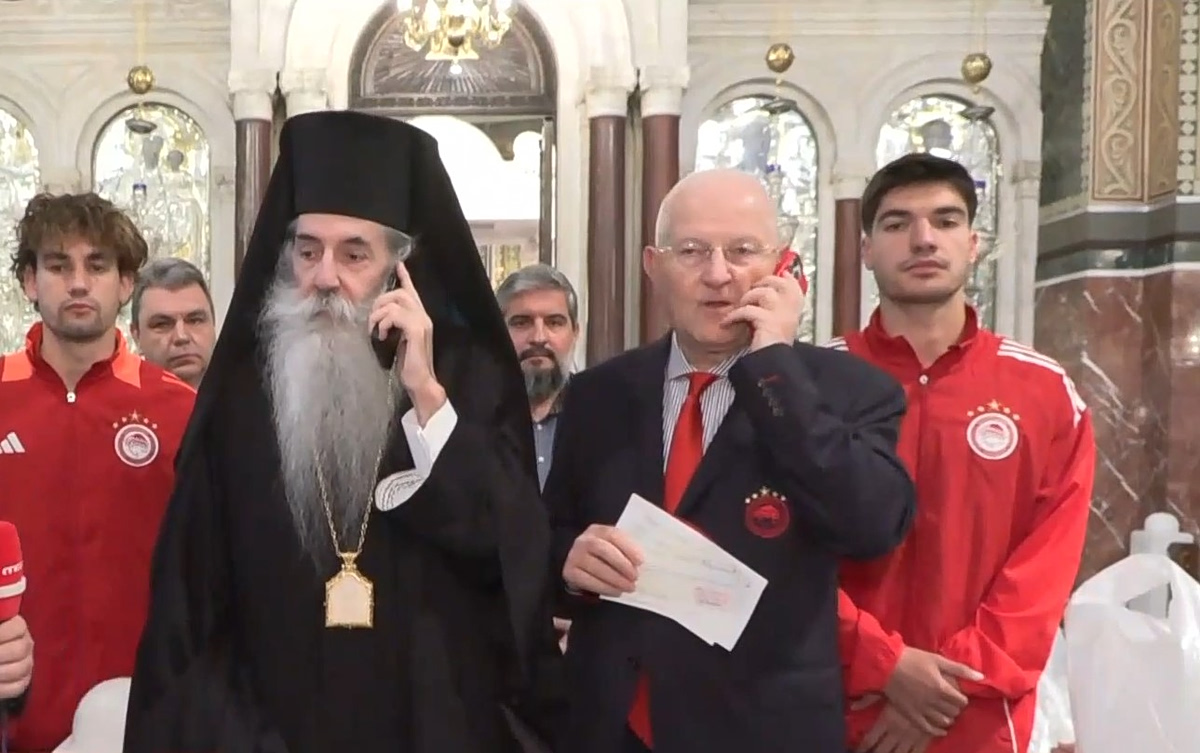 Η ΠΑΕ Ολυμπιακός, ο Βαγγέλης Μαρινάκης και ο Δήμος Πειραιά στηρίζουν τη Μητρόπολη Πειραιώς: Γεύματα αγάπης για το Πάσχα (vid)