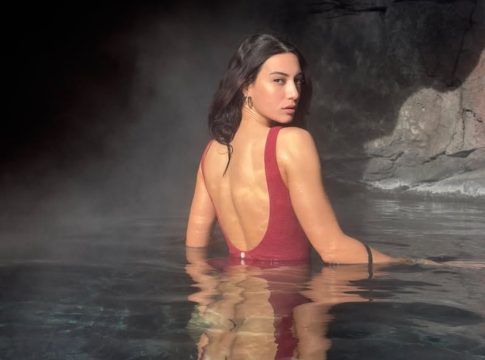 «Τρέλανε» τους Ισλανδούς η Ευγενία Σαμαρά: Ανεβάζει τη θερμοκρασία η εντυπωσιακή ηθοποιός (pics+vids)