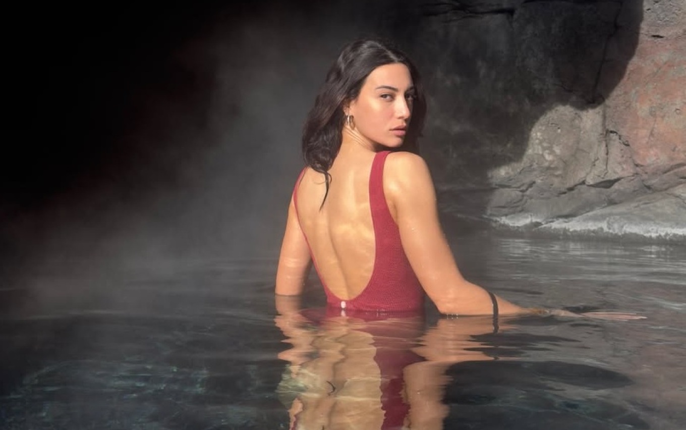 «Τρέλανε» τους Ισλανδούς η Ευγενία Σαμαρά: Ανεβάζει τη θερμοκρασία η εντυπωσιακή ηθοποιός (pics+vids)