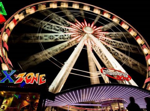 Ισπανία: Σοκαριστικό ατύχημα σε λούνα παρκ στη Σεβίλλη – Ιμάντας παιχνιδιού έσπασε και τραυματίστηκαν 4 άτομα