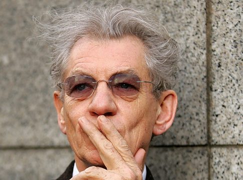 Ο Ίαν ΜακΚέλεν «ερωτεύτηκε» τον Τζόνι Ντεπ στο πλατό