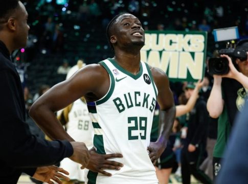 Αντετοκούνμπο για το ντεμπούτο του: «Έχω ονειρευτεί τέτοιες στιγμές και το να το ζω είναι απίστευτο»