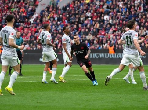 «Βύθισε» κι άλλο τη Βόλφσμπουργκ η Λεβερκούζεν (6-3) – Απίστευτη ανατροπή στο φινάλε η Μπάγερν (2-3)