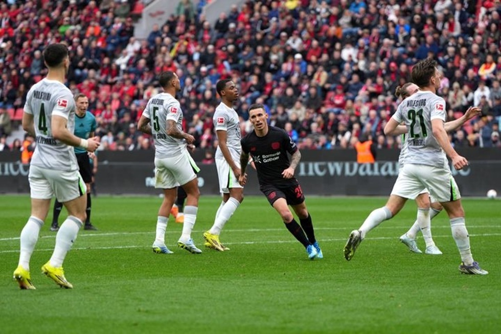 «Βύθισε» κι άλλο τη Βόλφσμπουργκ η Λεβερκούζεν (6-3) – Απίστευτη ανατροπή στο φινάλε η Μπάγερν (2-3)