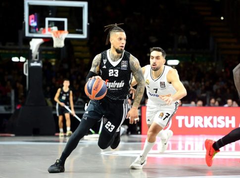 Με δύο «ερυθρόλευκους» η κορυφαία πεντάδα του Χάκετ στη Euroleague (vid)