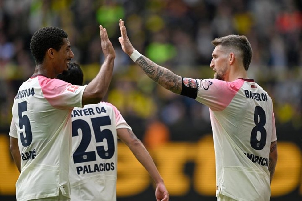 Πέρασε από τη Βεστφαλία η Λεβερκούζεν (0-1) – Παραπαίει η Βόλφσμπουργκ (1-2)