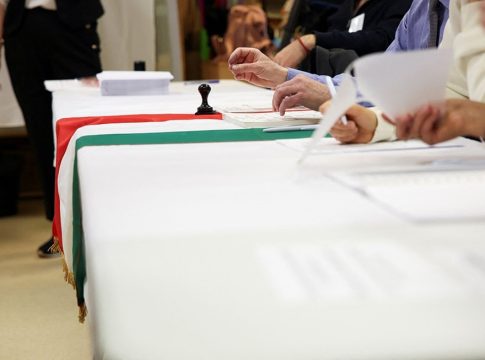 Βουλευτικές εκλογές στην Ουγγαρία: Τέλος της μακρόχρονης διακυβέρνησης ή πέμπτη θητεία για Όρμπαν