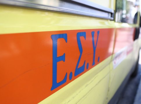 Αυτοκίνητο έπεσε σε χαντάκι στην Εύβοια – Πέντε νεαροί τραυματίστηκαν και νοσηλεύονται