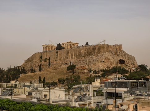 Αφρικανική σκόνη και λασποβροχές έως την Παρασκευή – Δείτε χάρτες