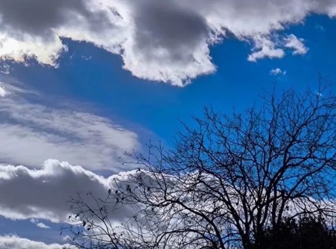 Αρναούτογλου: Πότε αλλάζει το σκηνικό του καιρού – Έρχονται βροχές και πτώση της θερμοκρασίας