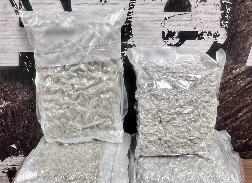 Έκαναν ταχυδρομικές παραγγελίες ναρκωτικών από το εξωτερικό – Συνελήφθησαν 45χρονος και ένας ανήλικος