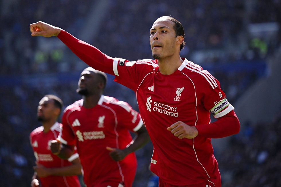 Έβερτον – Λίβερπουλ 1-2: Ο Φαν Ντάικ «χτύπησε» στις καθυστερήσεις και… ξέρανε τα «ζαχαρωτά»