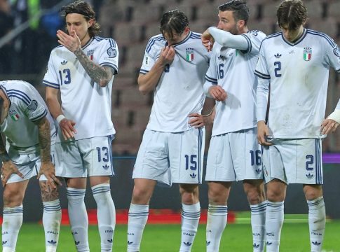 Η Ιταλία ξανά εκτός Μουντιάλ με την «κατάρα» του Σουάρεζ να οδηγεί στο… 2030