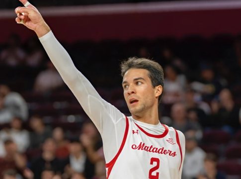 Έπος: Γκέι βολεϊμπολίστας σε κολλέγιο της Καλιφόρνια «τρέλανε» το διαδίκτυο με τους πανηγυρισμούς του (vids)