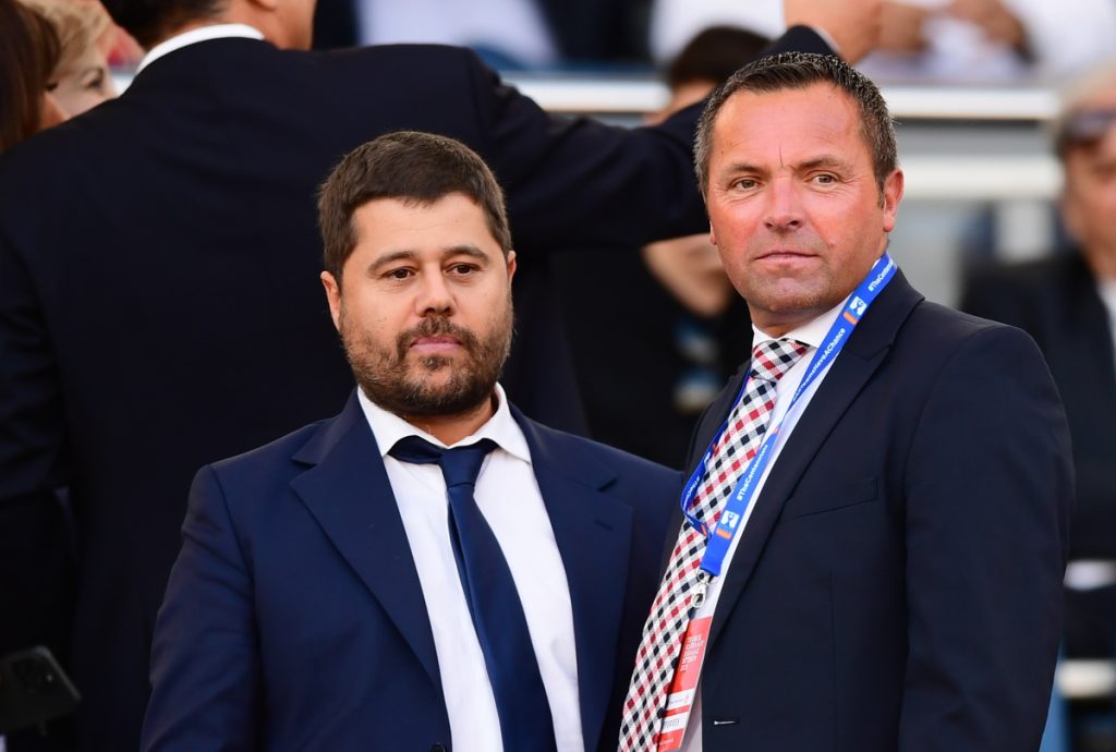 Το αφήγημα για UEFA-Λανουά, η κατάρρευσή του, το Μουντιάλ και το σκάνδαλο της διαρροής ορισμών