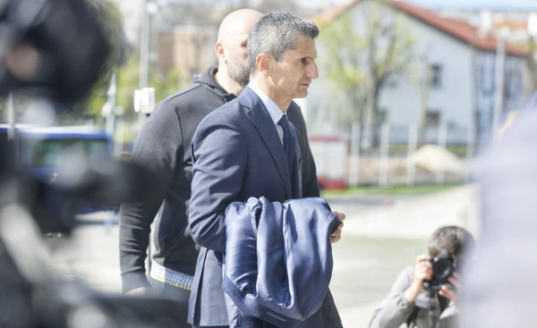 Πλήθος κόσμου αποχαιρετά τον Μιρτσέα Λουτσέσκου (vid, pics)