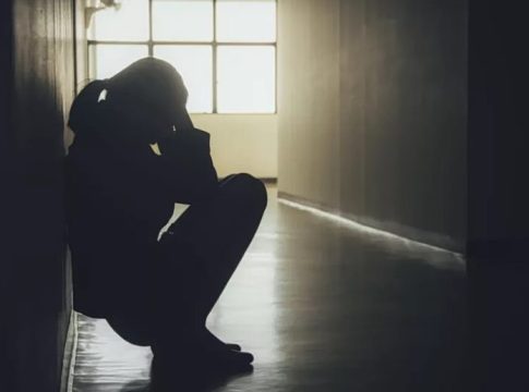 Θεσσαλονίκη: Δάσκαλος παρενοχλούσε 10χρονες μαθήτριές του – Τους προσέφερε ακόμα και χρήματα