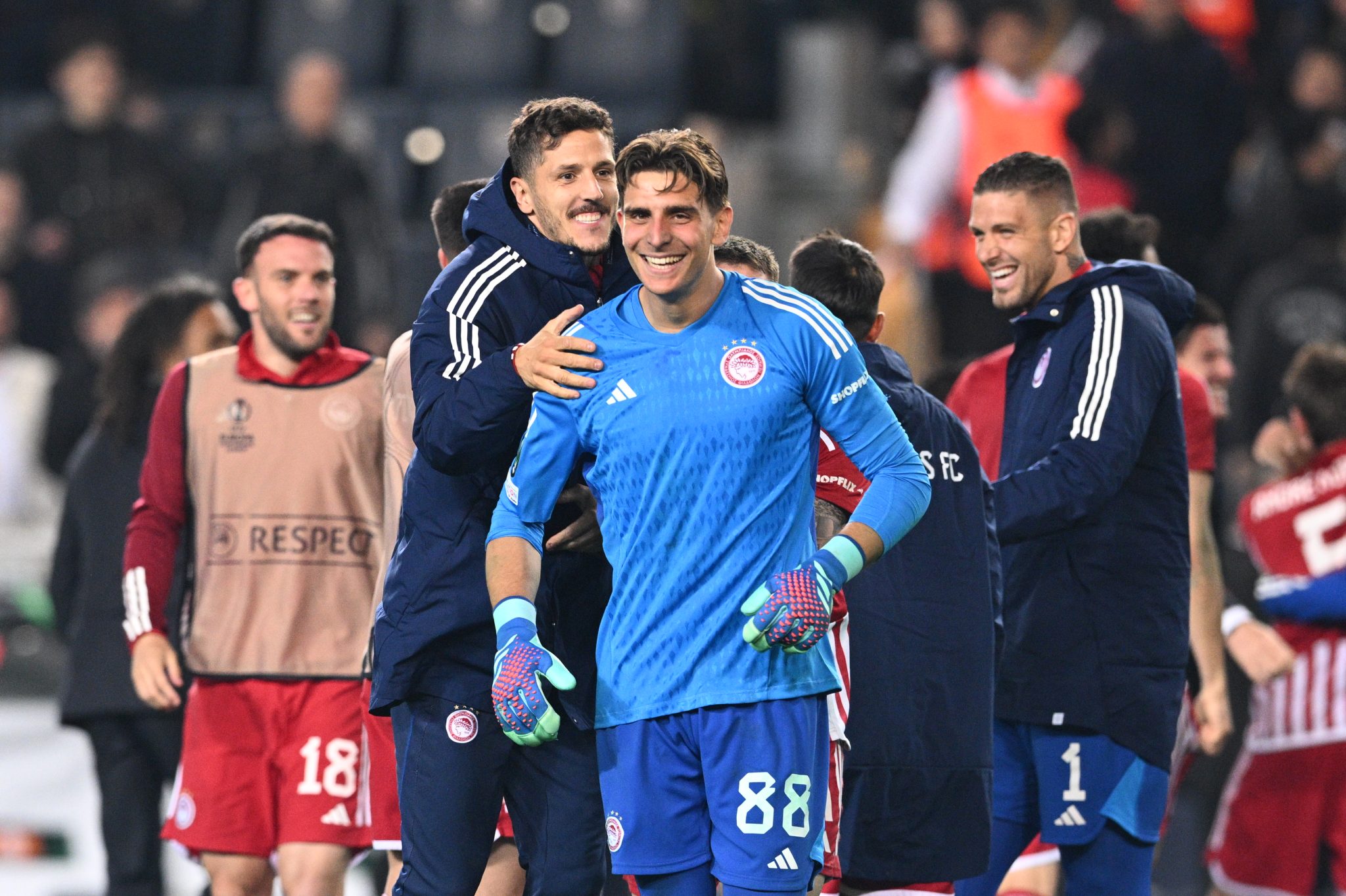 Ολυμπιακός: Σαν σήμερα η πρόκριση επί της Φενέρ και οι επεμβάσεις του Τζολάκη στα πέναλτι (pic, vid)