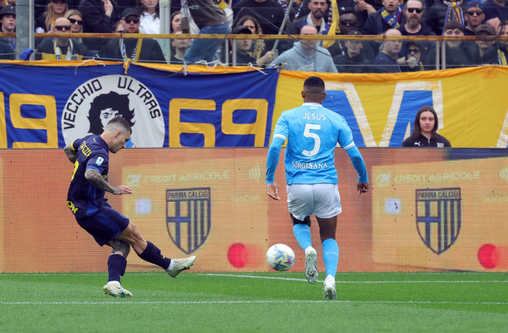 Πάρμα – Νάπολι 1-1: Με γκολάρα του Στρεφέτσα οι γηπεδούχοι «τσίμπησαν» τον βαθμό από τους «παρτενοπέι» (vid)