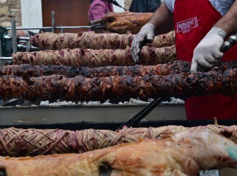 Πάσχα στη δουλειά – Μια κανονική εργάσιμη ημέρα
