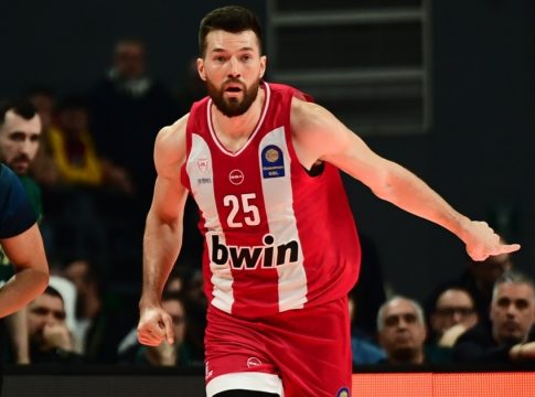 Πώς ο Πίτερς καθορίζει τις αποχωρήσεις στην Αρμάνι