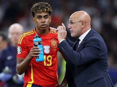 Νύχτα ντροπής στην Ισπανία με τον Γιαμάλ να αποχωρεί σοκαρισμένος: «Ήταν οργανωμένο από την άκρα δεξιά»