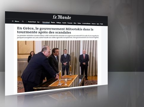 Le Monde: Η συντηρητική ελληνική κυβέρνηση κλυδωνίζεται από τα σκάνδαλα – Ανασχηματισμός έκτακτης ανάγκης