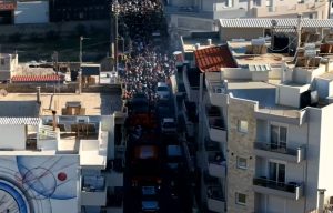 Live streaming η παρέλαση του ΟΦΗ στο Ηράκλειο με το ανοιχτό λεωφορείο