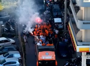 Live streaming η παρέλαση του ΟΦΗ στο Ηράκλειο με το ανοιχτό λεωφορείο