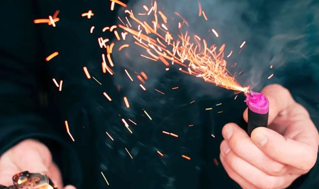 Πυροτέχνημα εξερράγη στα χέρια 15χρονου μπροστά σε εκκλησία στη Ρόδο