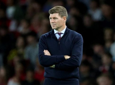 Ο έξαλλος πανηγυρισμός του Τζέραρντ στο νικητήριο γκολ του Φαν Ντάικ σε μπιλιαρδάδικο