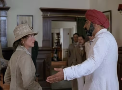 Το ιστορικό μπαρ της ταινίας «Πέρα από την Αφρική» εξακολουθεί να απαγορεύει την είσοδο στις γυναίκες