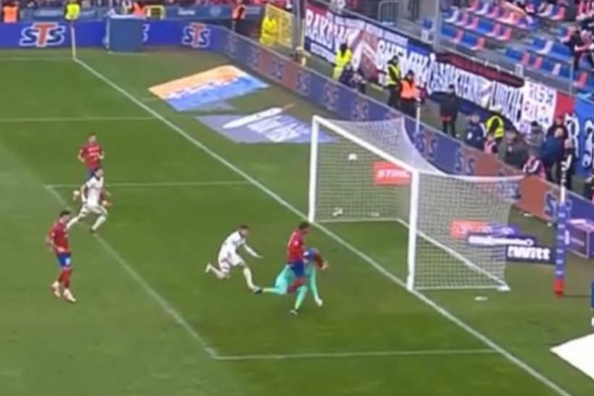 Απίστευτο buzzer beater από τον Σβάρνα κόντρα στον Ντραγκόφσκι που αποχώρησε ματωμένος! (vid)