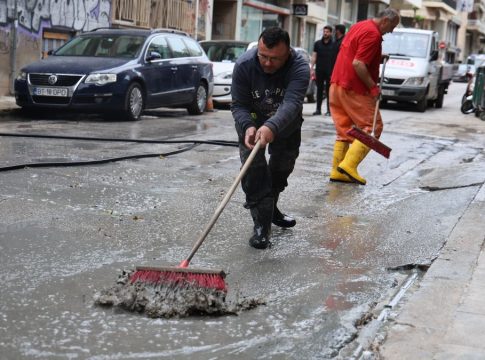 Αθηναϊκός σχιστόλιθος: Τι είναι το «τσιμεντένιο» υλικό που εμφανίστηκε στην Κυψέλη και πόσο επικίνδυνο είναι για την υγεία
