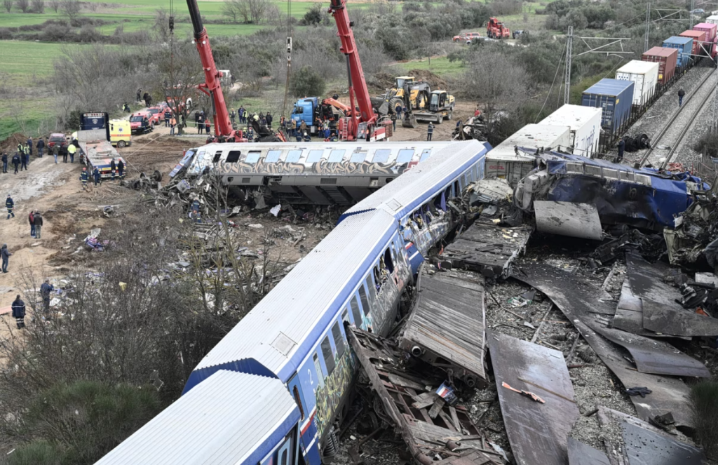 Φωτιά σε ΙΧ πραγματογνώμονα των Τεμπών στου Ζωγράφου – Ανάληψη ευθύνης