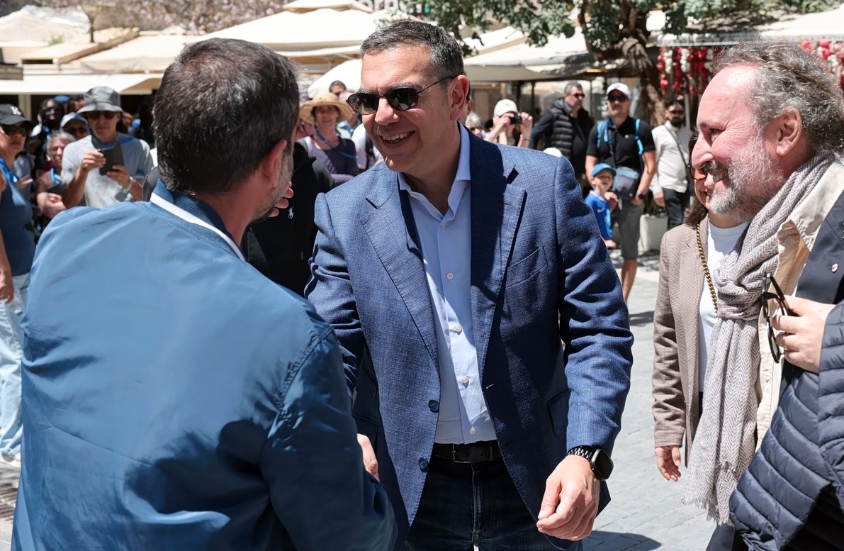 Αλέξης Τσίπρας: «Το πρωί καθηγητής, το βράδυ ντελιβεράς – Το αξιακό κόστος στην Ελλάδα των «γαλάζιων» ακρίδων»