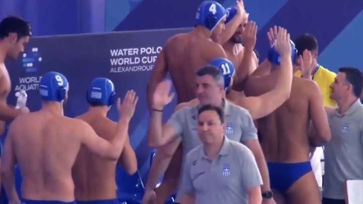 Βλάχος: «Τα παιδιά ζουν και αναπνέουν για να παίξουν στην εθνική ομάδα»