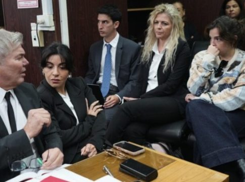 Δίκη Μαραντόνα: Καταγγελία «χειραγώγησης» της οικογένειας από τους γιατρούς