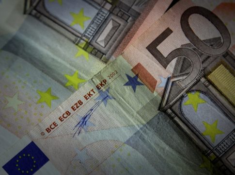 Αναδρομικά: Ποιες εκκρεμότητες κλείνει ο ΕΦΚΑ