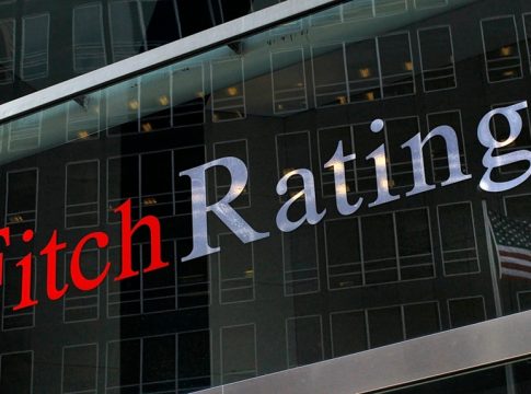 Fitch: Ισχυρές οι αντοχές της Ελλάδας – Ποιο είναι το «αγκάθι»