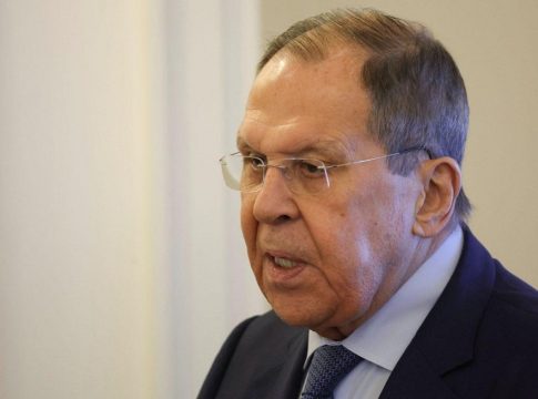 Ο Λαβρόφ προέτρεψε τον Ρούμπιο να απομακρυνθούν οι αμερικανοί διπλωμάτες από το Κίεβο