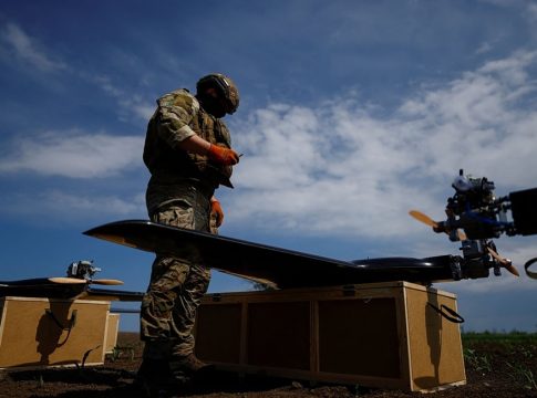 Financial Times: Εννέα χώρες αποχωρούν από τον συνασπισμό που εξοπλίζει την Ουκρανία