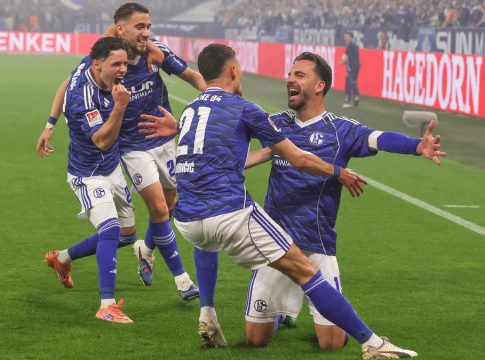 Η Σάλκε επέστρεψε στην Bundesliga μετά από τρία χρόνια!