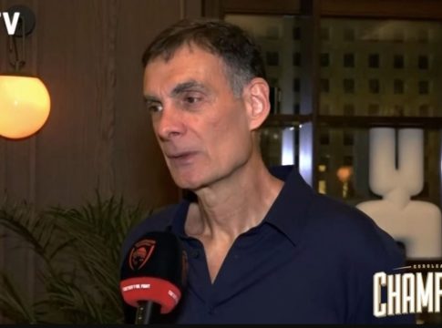 Μπαρτζώκας: «Ήμουν τρομερά παράφωνος, αλλά ας αφήσουμε τον εαυτό μας να γίνουμε και λίγο γελοίοι»