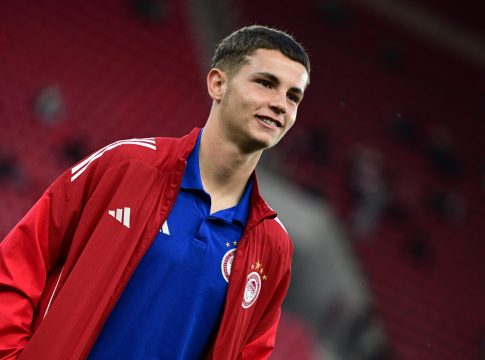 «Η Μάντσεστερ Γιουνάιτεντ συνεχίζει να παρακολουθεί τον Μουζακίτη»