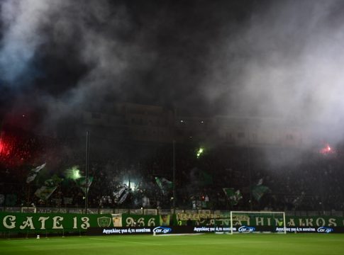 Ο Παναθηναϊκός απαγόρευσε την είσοδο στους οπαδούς που πέταξαν τις κροτίδες στο ντέρμπι με την ΑΕΚ